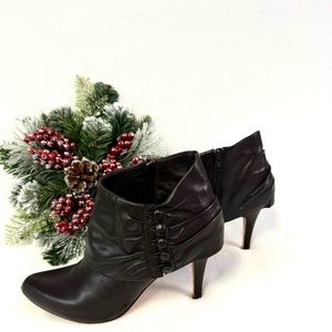 Saks Fifth Avenue Corey Brown Buttery Soft Leather Boots Size 9.5